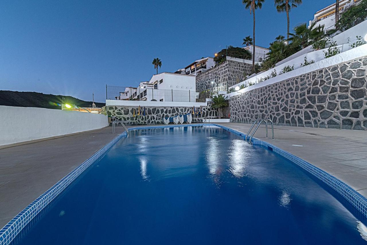 Mogan Luxury Apartment, Sea Views, Jacuzzi And Sauna. エクステリア 写真