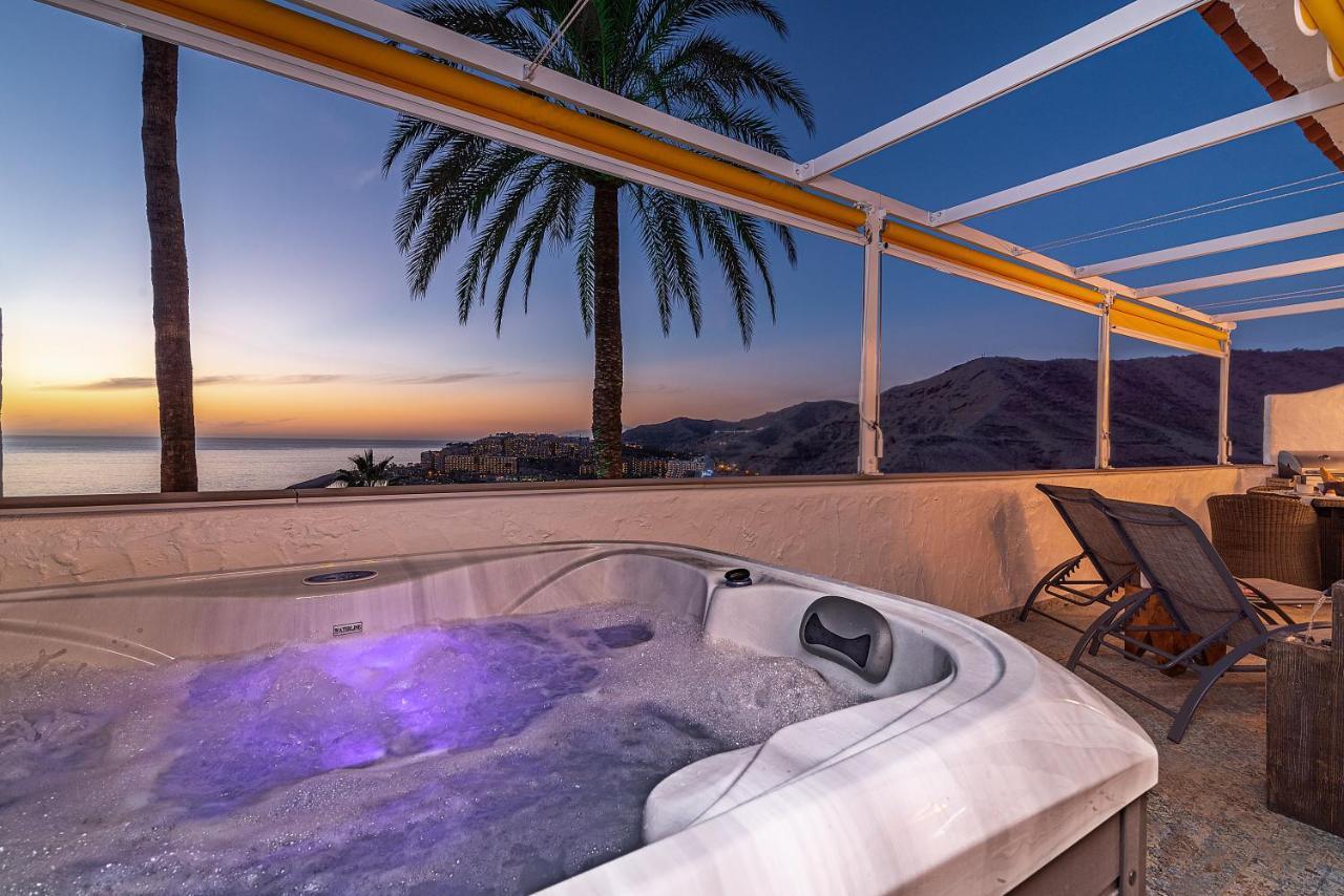 Mogan Luxury Apartment, Sea Views, Jacuzzi And Sauna. エクステリア 写真