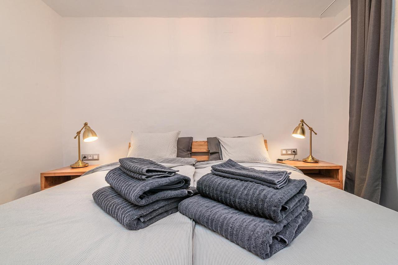 Mogan Luxury Apartment, Sea Views, Jacuzzi And Sauna. エクステリア 写真